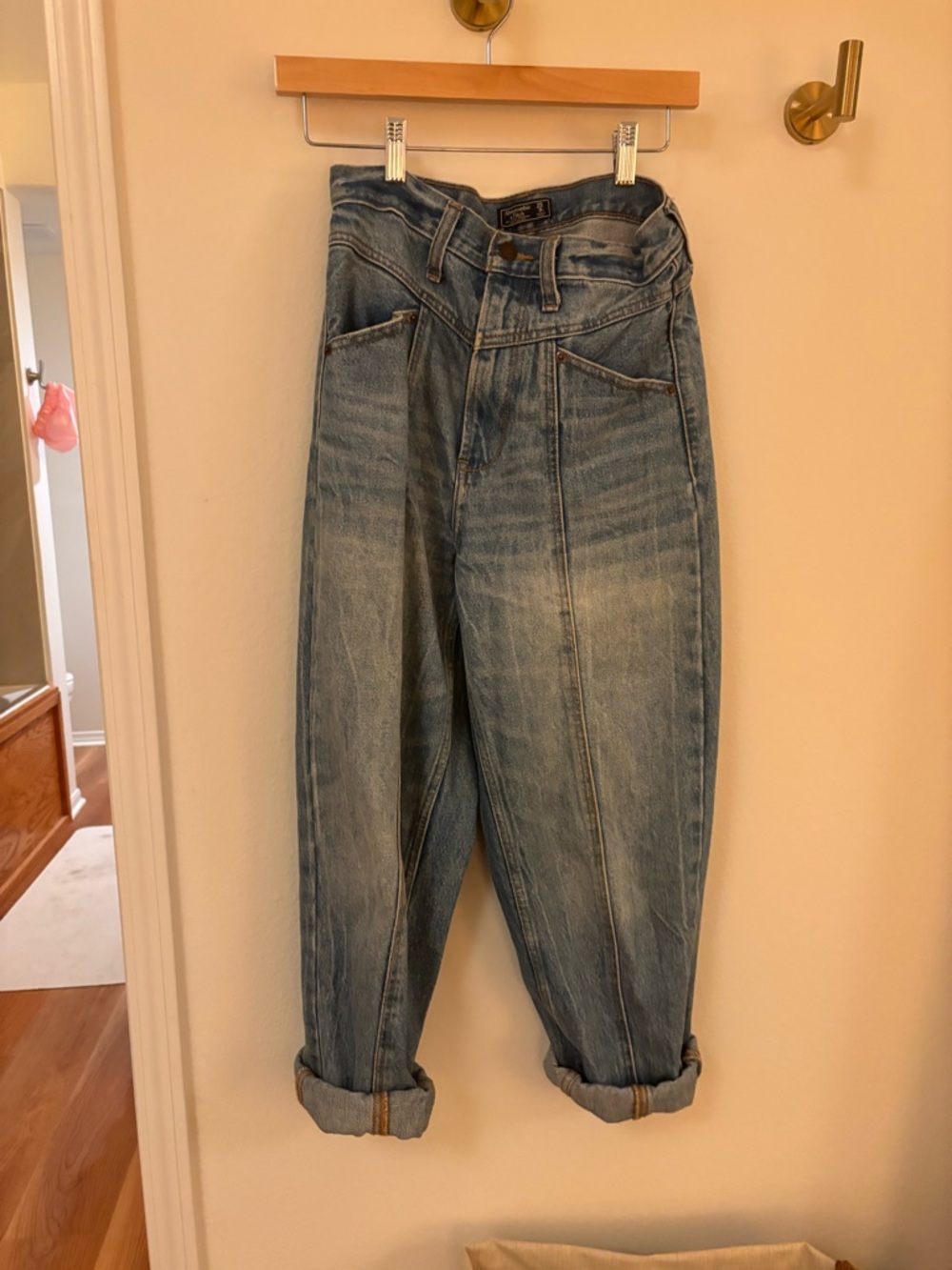 Abercrombie & Fitch Light Blue Washed Denim High-Rise Tapered Jeans